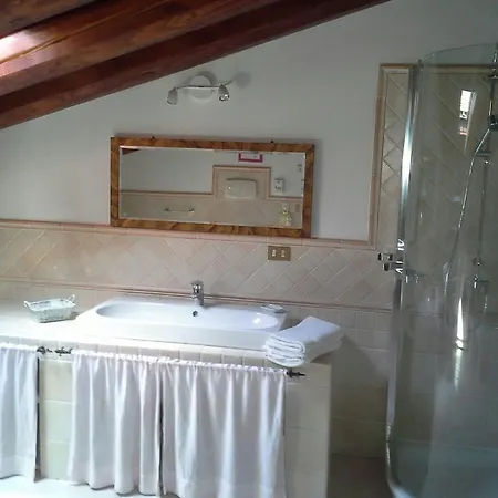 House Luigi Apartman Due Carrare